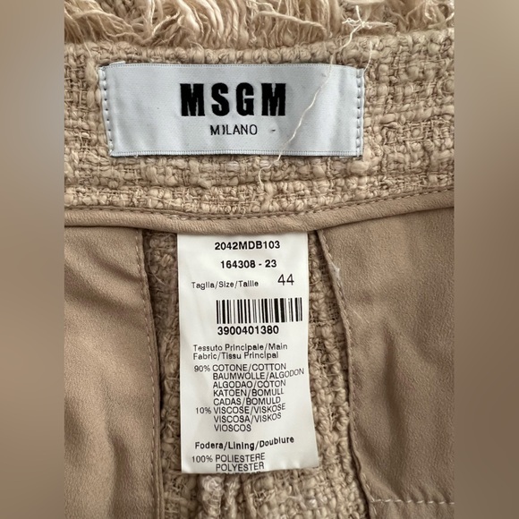 MSGM high rise tweed shorts color beige size 44
Zipper closure on the side - Picture 10 of 10
